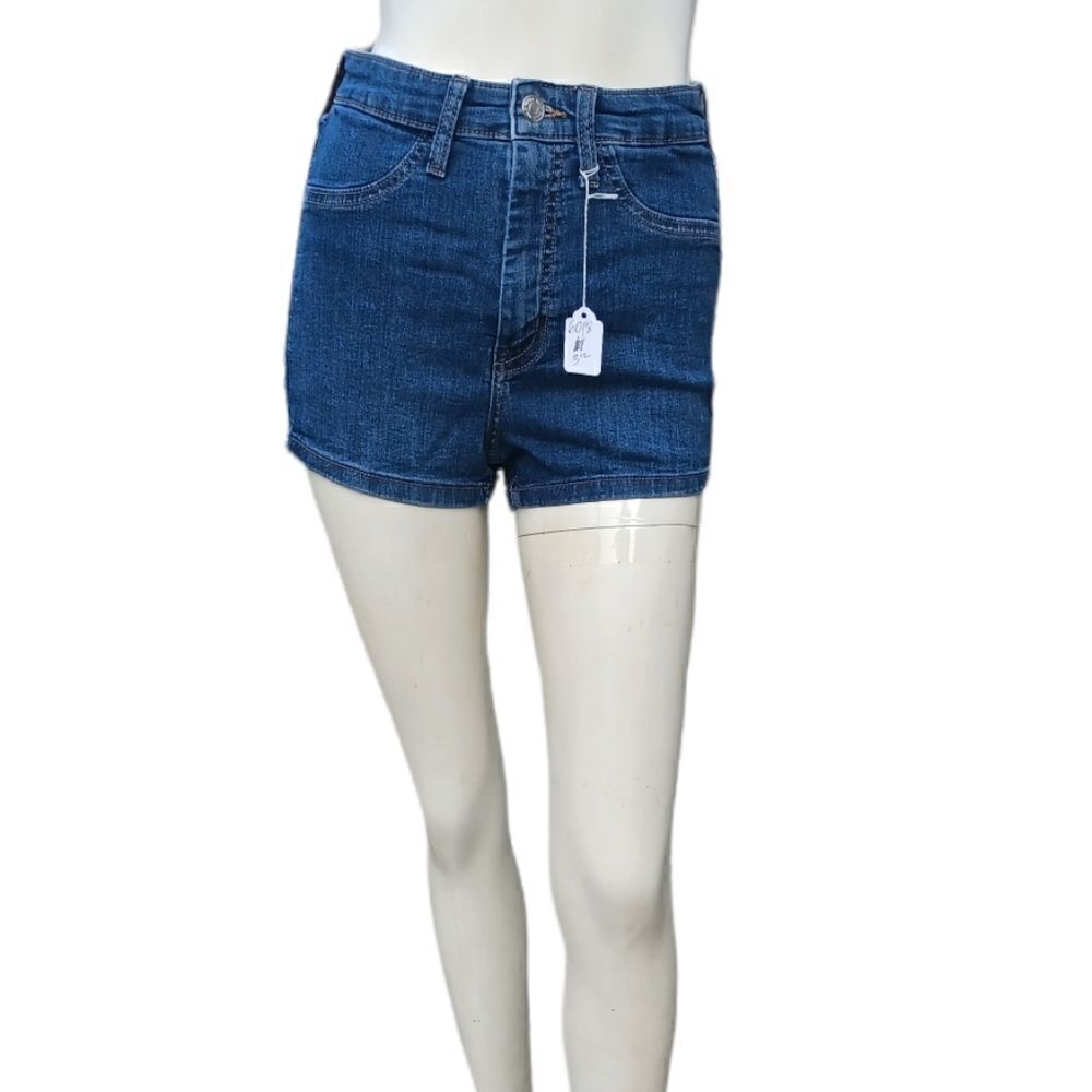601848.....Wild Fable Jean Shorts Size 2/26R, 26" Waist, 2" Inseam