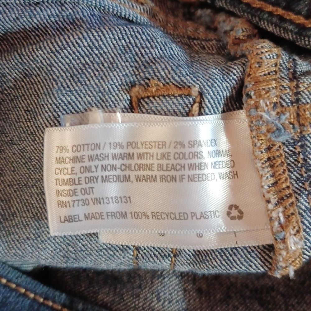 601648......Wild Fable Dark Wash Jean Shorts Size 8/29, 27"W, 2" Inseam