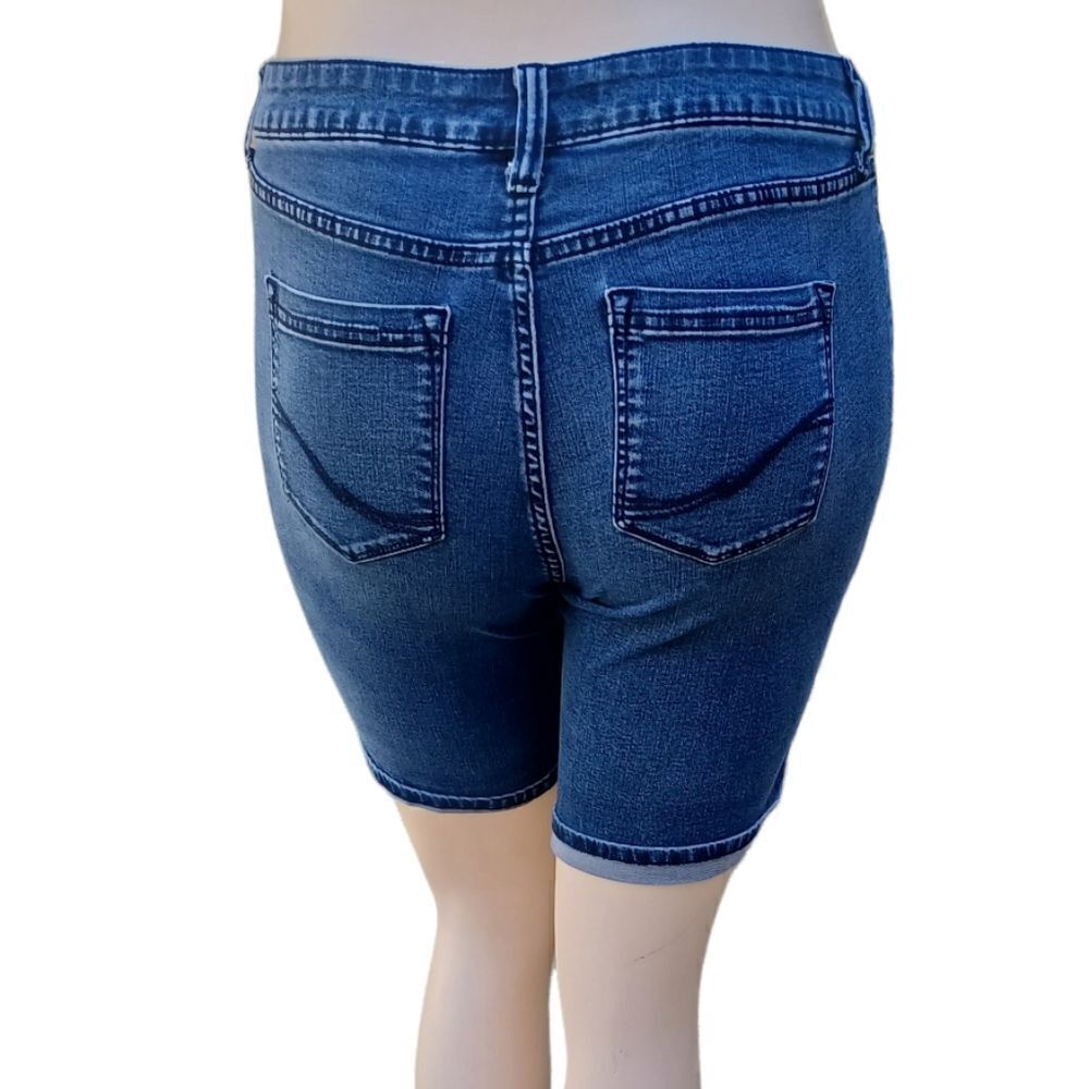 602034.....Croft&Barrow Denim Jean Shorts Size 10, 32"W, 8" Inseam Uncuffed