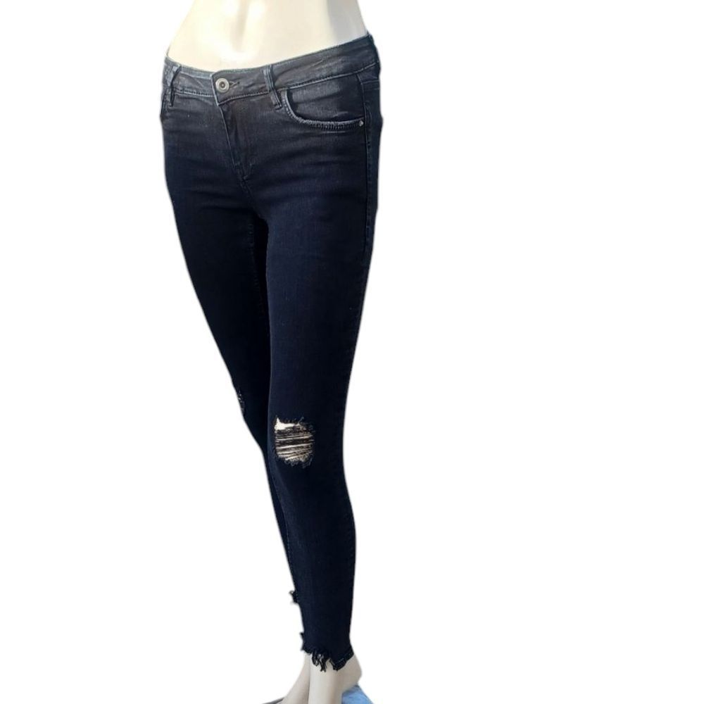 8147.....Zara Skinny Jeans Size 24" Waist, 25" Inseam 7"Rise