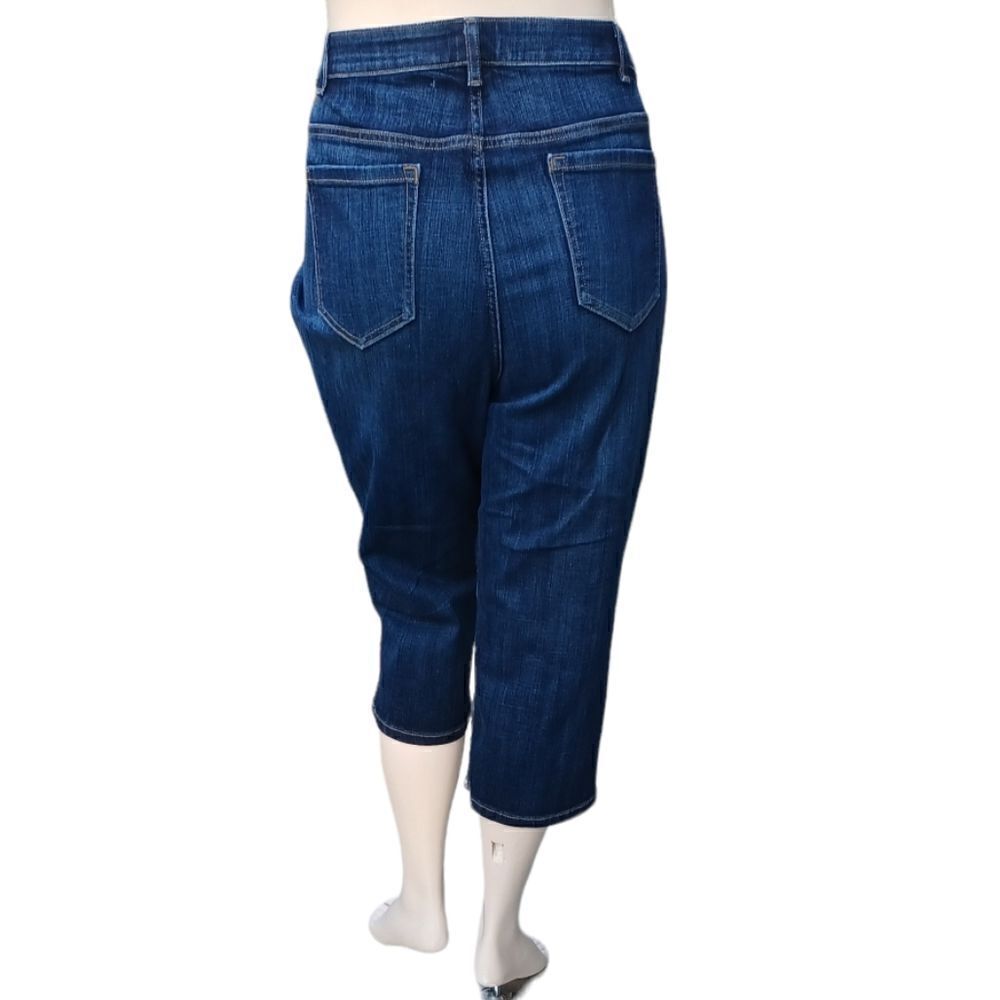 60402....Lane Bryant  Crop Jeans Size 24, W44"  20"Inseam  11 1/2"Rise