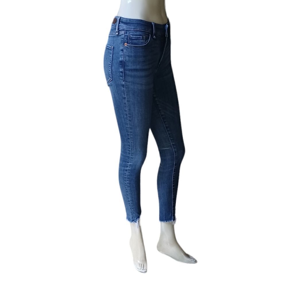 690447...Abercrombie Skinny Jeans Size 26/2R, 8"Rise