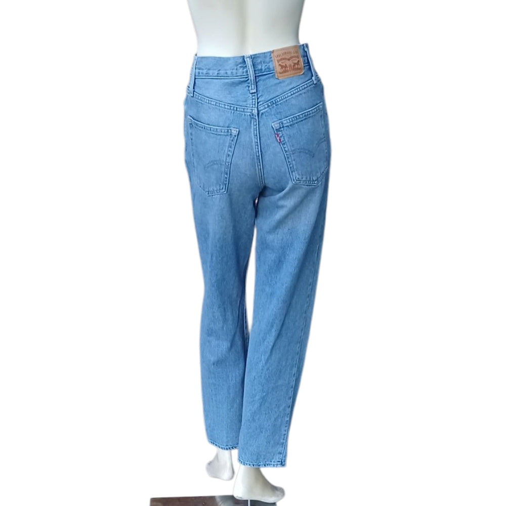 8189....Levi,s '94 Baggy Straight Leg Jeans Size 24, 10" Rise