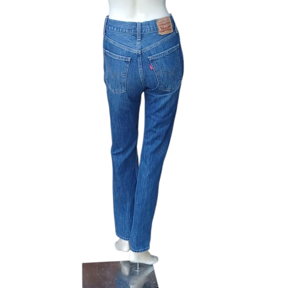 8186....Levi's Low Pro Straight Leg Jeans Size 24