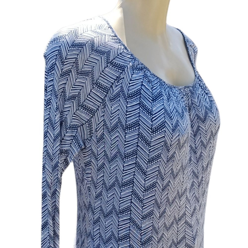 611533...Daisy Fuentes Long Sleeves Caual Blouse Size Medium