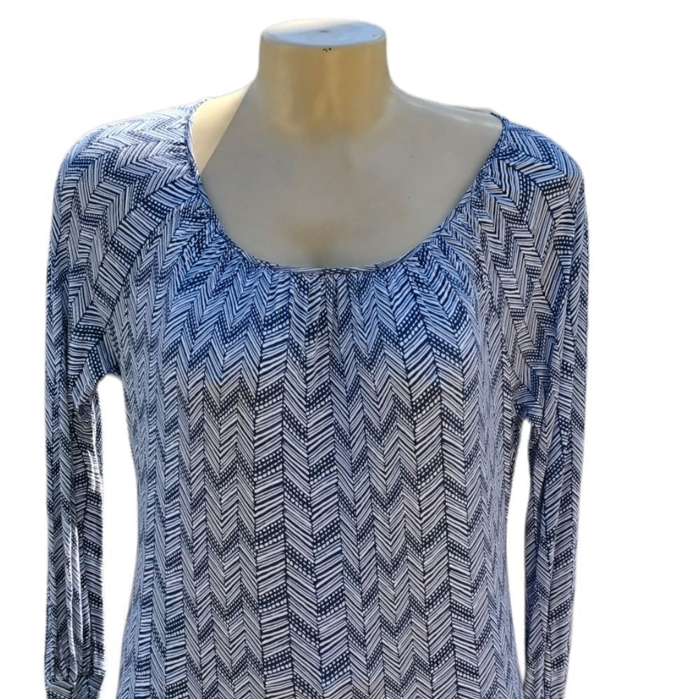 611533...Daisy Fuentes Long Sleeves Caual Blouse Size Medium