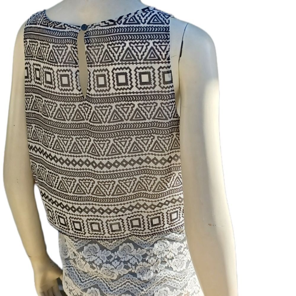 611333....Joy&Co Sleeveless Top Size Medium
