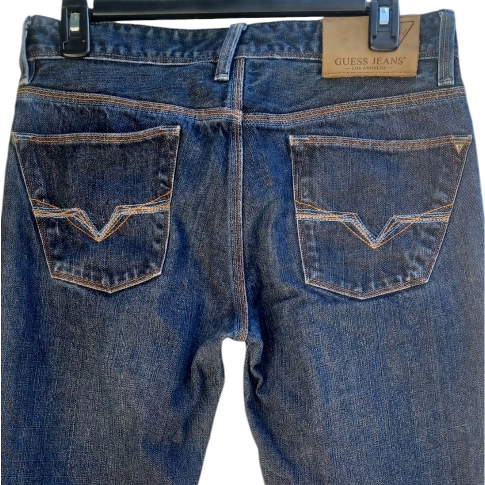 8122....Guess Jeans Straight Leg Size 29X32,  8"Rise