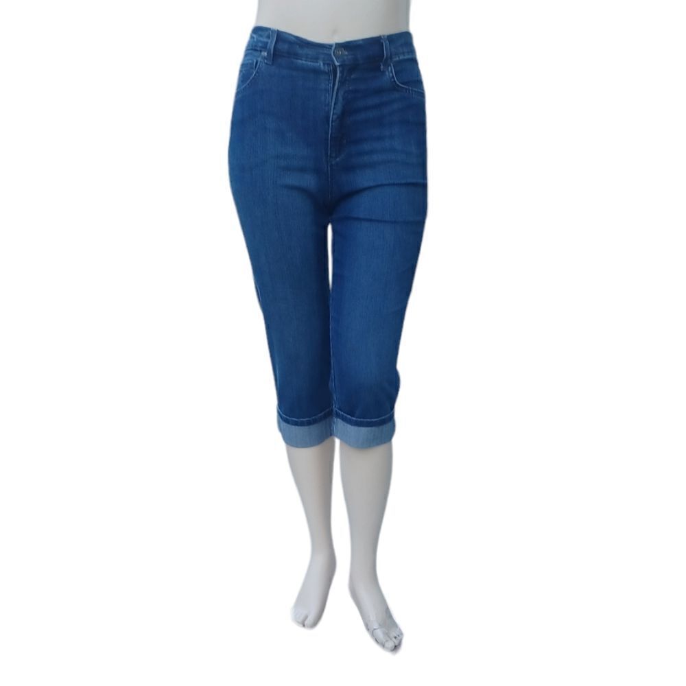 7009148.......Gloria Vanderbilt Crop Jeans Size 12, W30" 18"Inseam   11"Rise