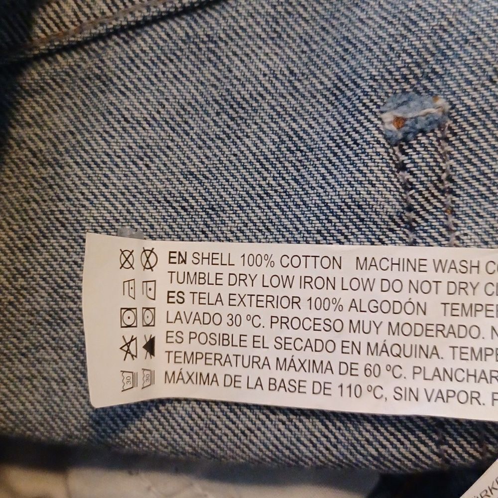 595330....Forever 21 Jean Shirts Size 25
