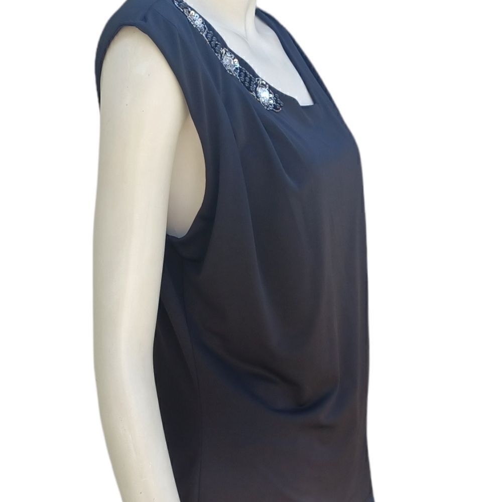 611233...Black Sleeveless Top Size Medium