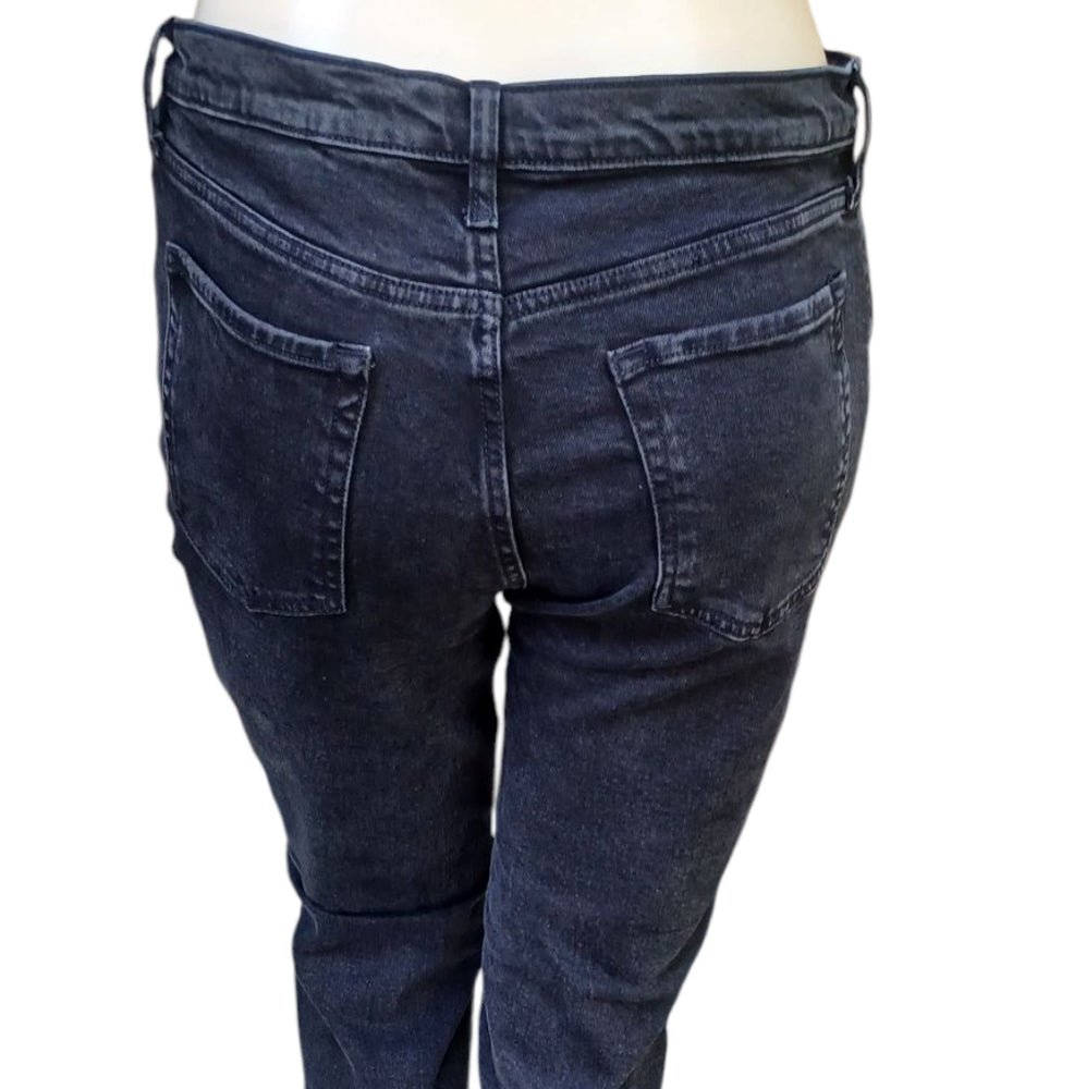 8195.....Banana Republic Straight Leg Jeans Size 31, W32" 25"Rise 11"Rise