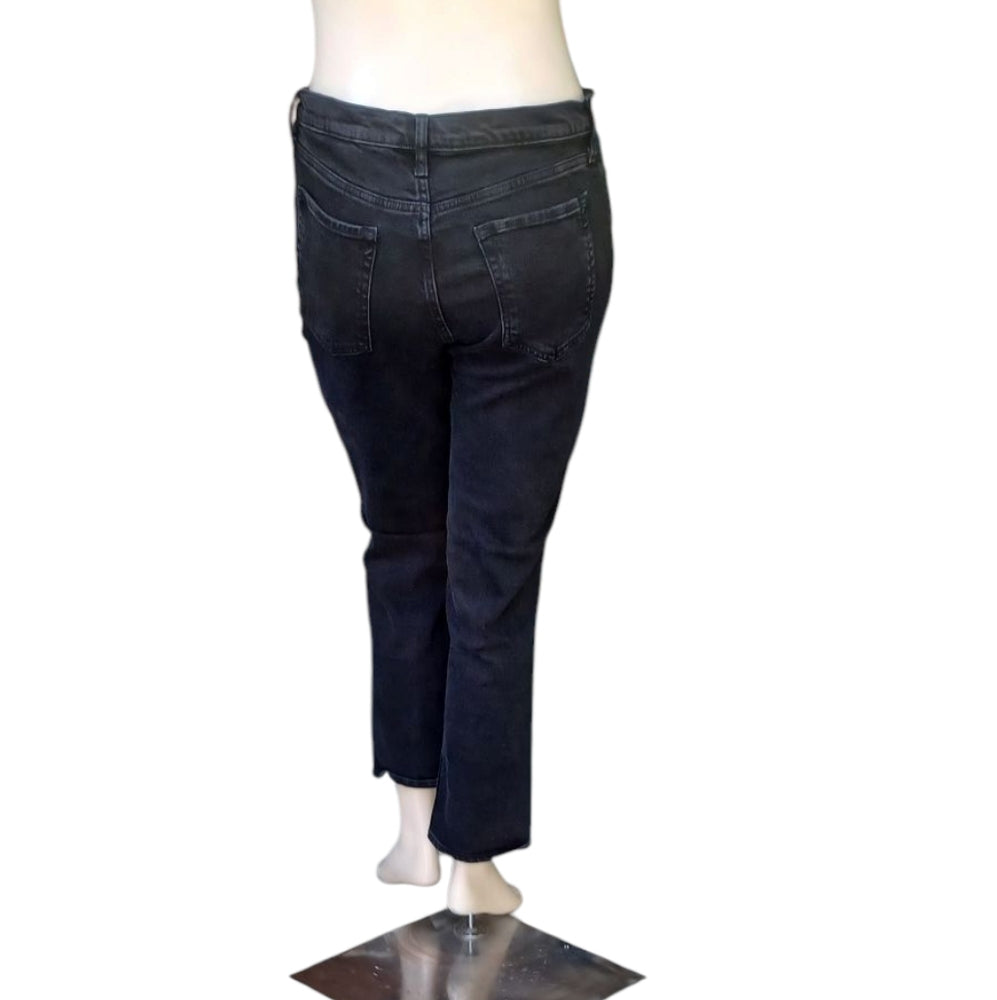 8195.....Banana Republic Straight Leg Jeans Size 31, W32" 25"Rise 11"Rise