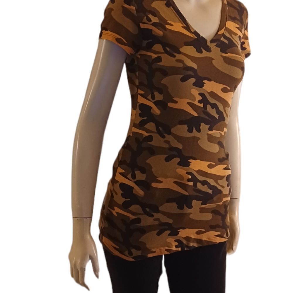 608733....NWOT..Wet Seal Short Sleeve Camo Top