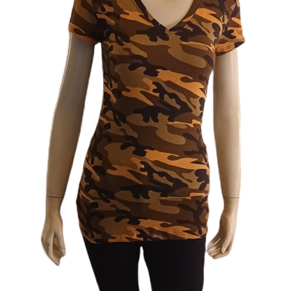 608733....NWOT..Wet Seal Short Sleeve Camo Top