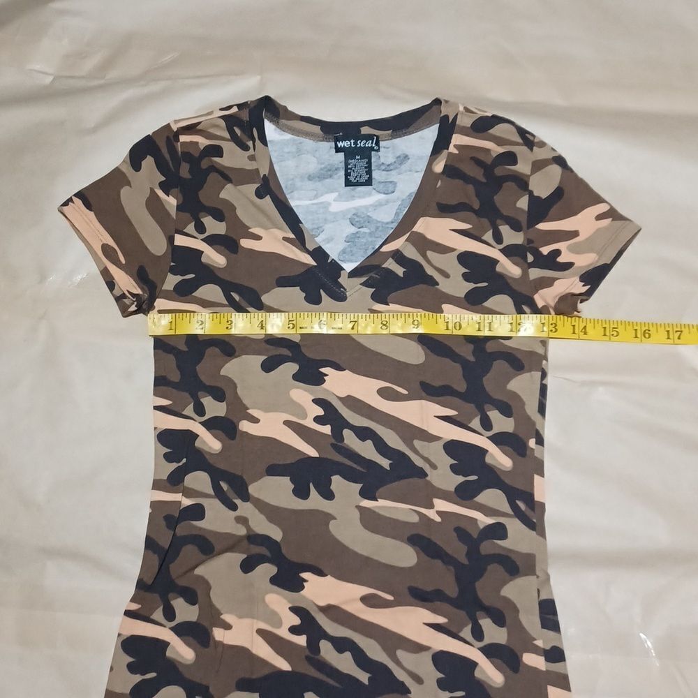 608733....NWOT..Wet Seal Short Sleeve Camo Top
