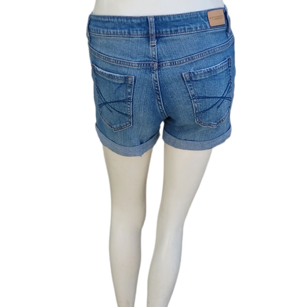 605048....Aeropostale Cuffed Jean Shorts Size 4, 28"W, 3"Inseam, 7"Rise