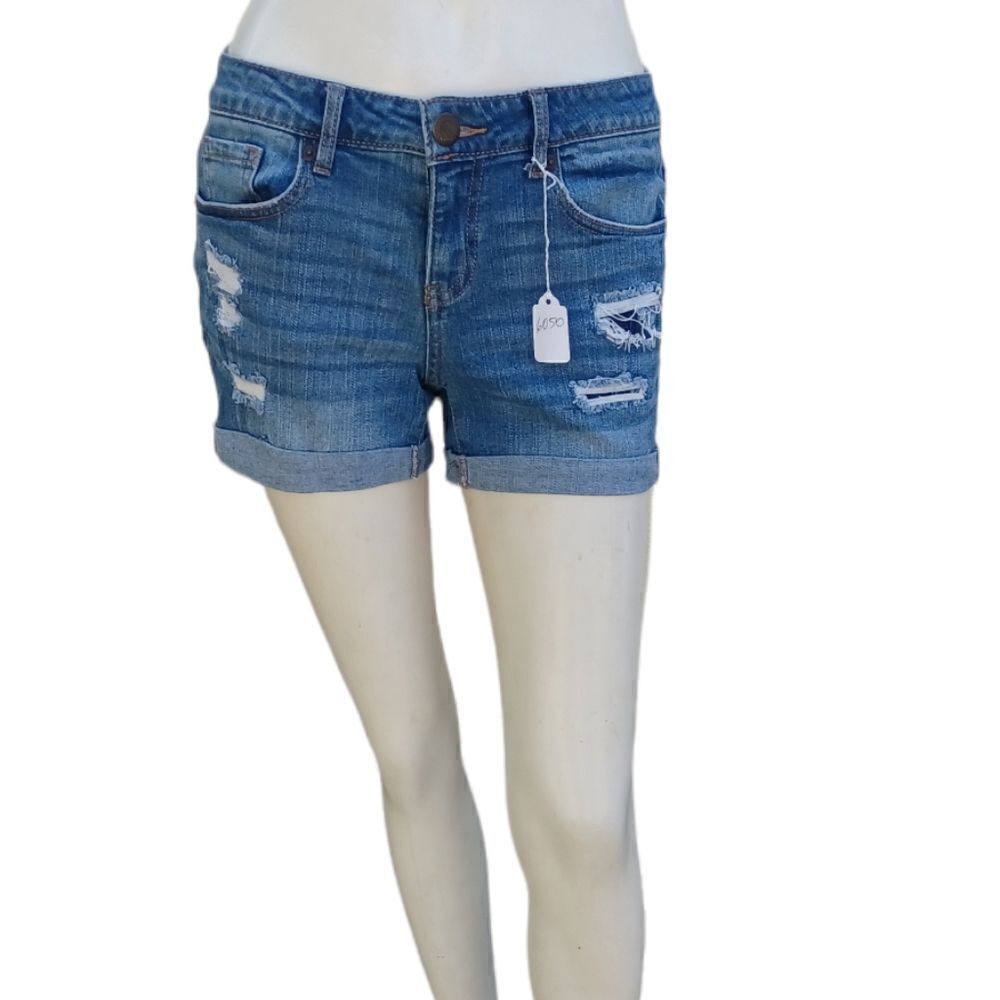 605048....Aeropostale Cuffed Jean Shorts Size 4, 28"W, 3"Inseam, 7"Rise