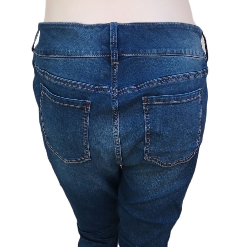 613131...Torrid Cut Off Jegging Jeans Size 18S, W34" 20"Inseam 11"Rise