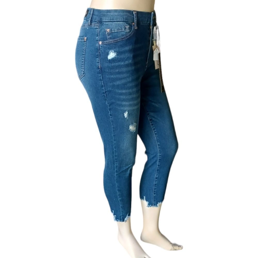 673336...Nanette High Rise Crop Jeans Size 14, W33"  24"Inseam  11"Rise