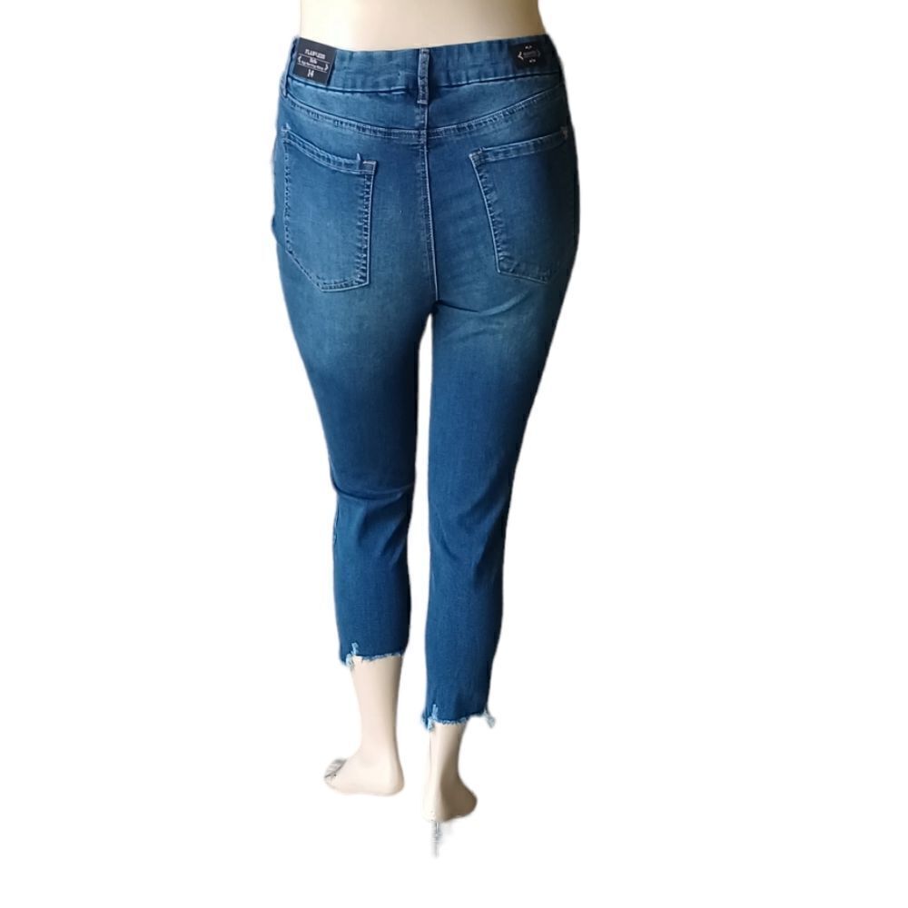 673336...Nanette High Rise Crop Jeans Size 14, W33"  24"Inseam  11"Rise