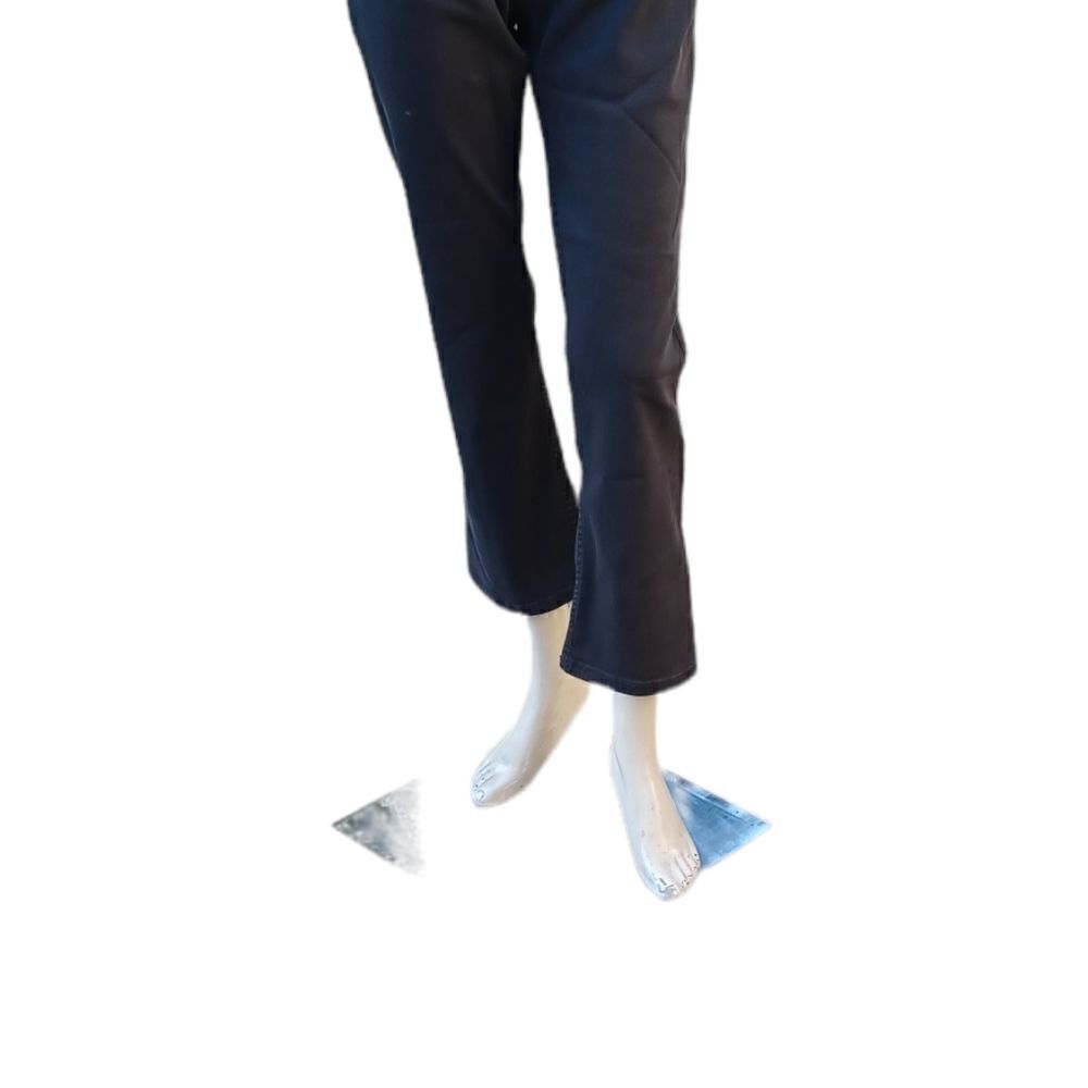 59839....Calvin Klein Kick Flare Jeans Size 29, 26" Waist 25" Inseam 10" Rise
