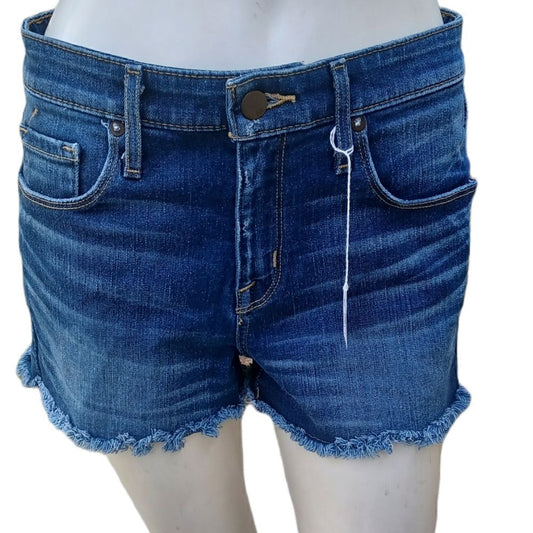 601134....Preowned Mossimo Jean Shorts Size 6, 31.5" Waist, 2" Inseam 9"Rise