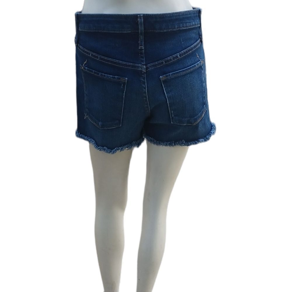 601134....Preowned Mossimo Jean Shorts Size 6, 31.5" Waist, 2" Inseam 9"Rise