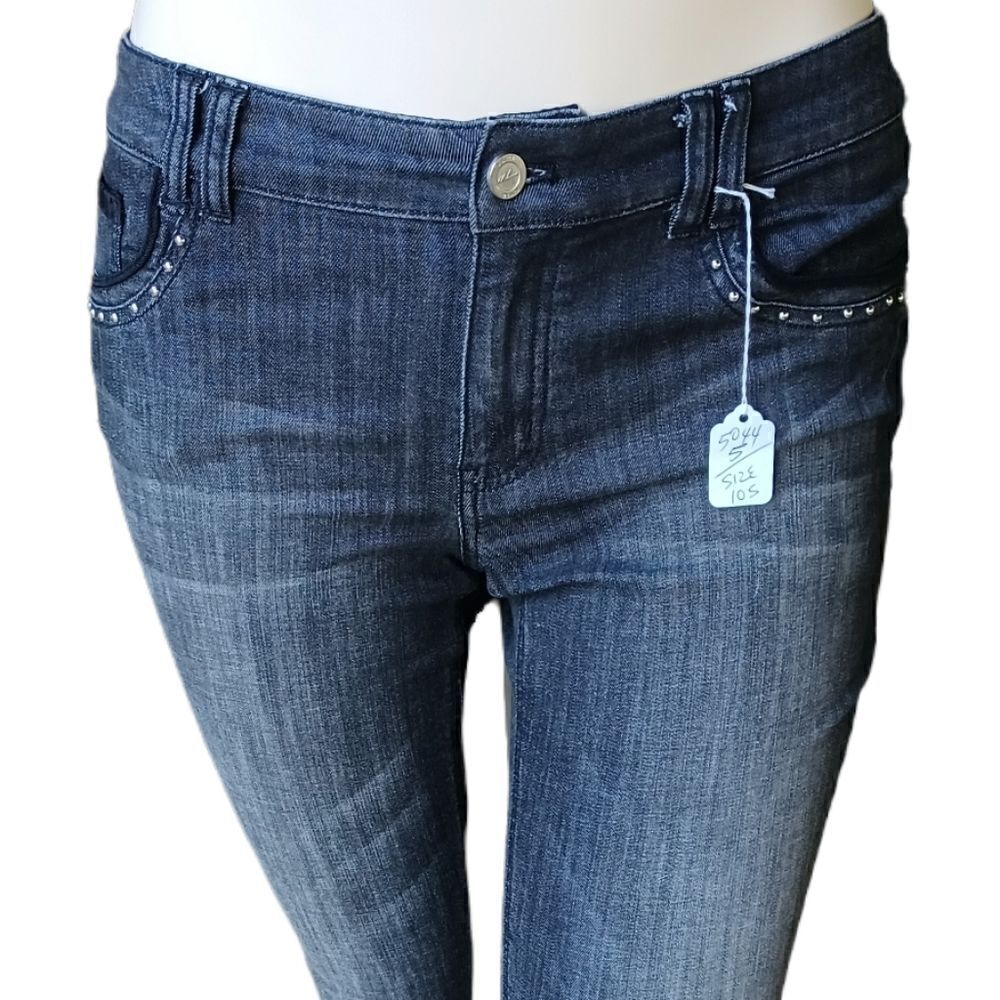 50445....White House Black Market Bootcut 10S, W32" 29"Inseam 8" Rise