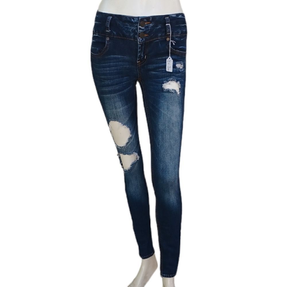 616812.....Refuge Skinny Jeans Size 0, W24" 28"Inseam  7"Rise