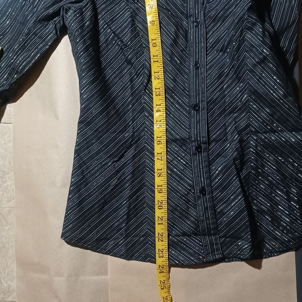 610233.....Worthington Black Fitted 3/4 Sleeve Top Size Medium