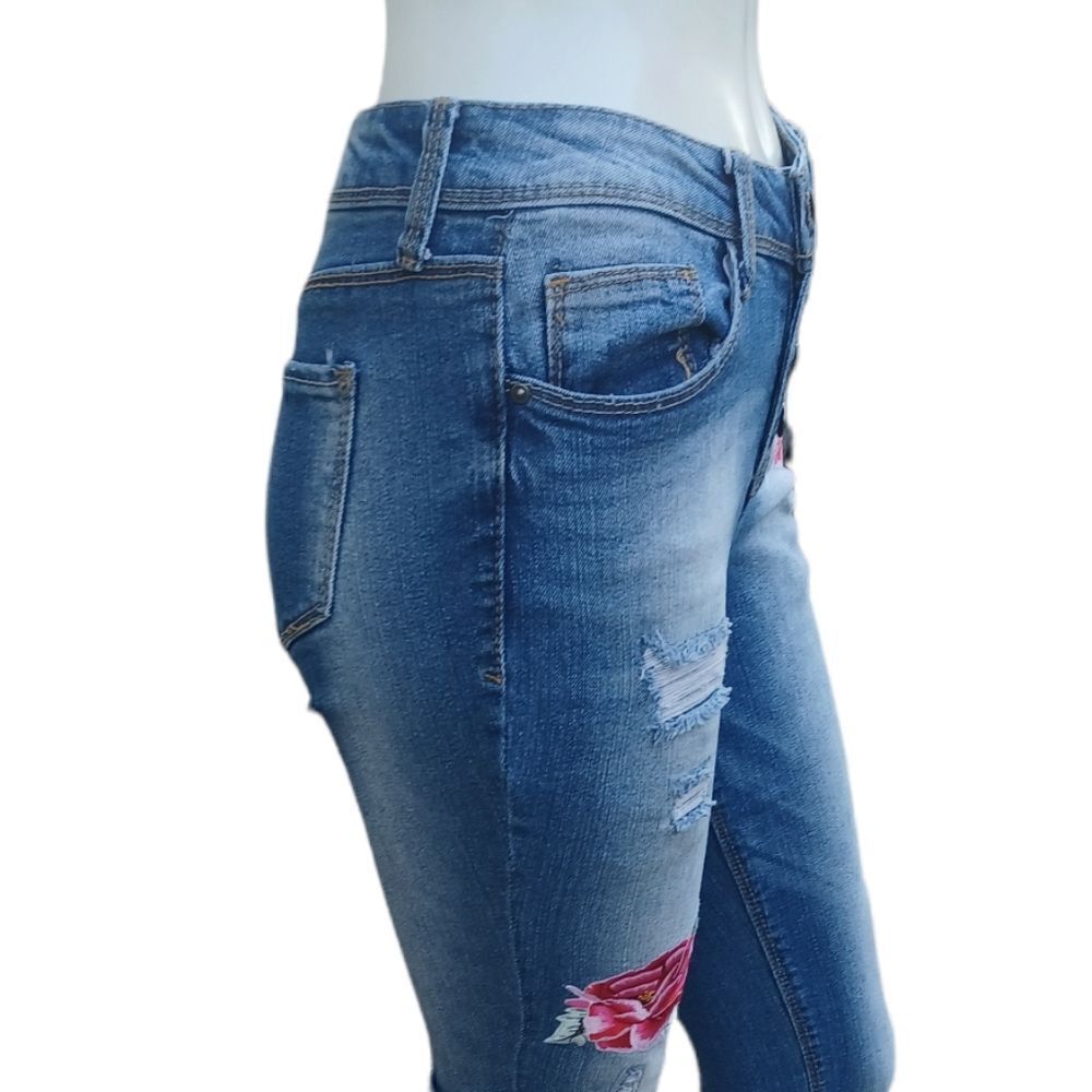 61276...Black Daisy Skinny Jeans 0/24 Size