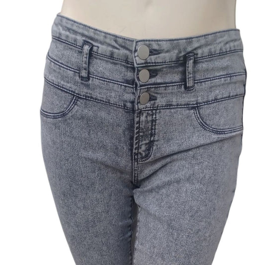 8164....No Boundaries Acid Wash Skinny Jeans Size 17, W"33"  29" Inseam 10"Rise