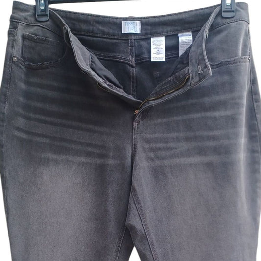 8162.....Time and Tru Skinny Jeans Size 17, 25" Inseam, 11" Rise, 36" Waist