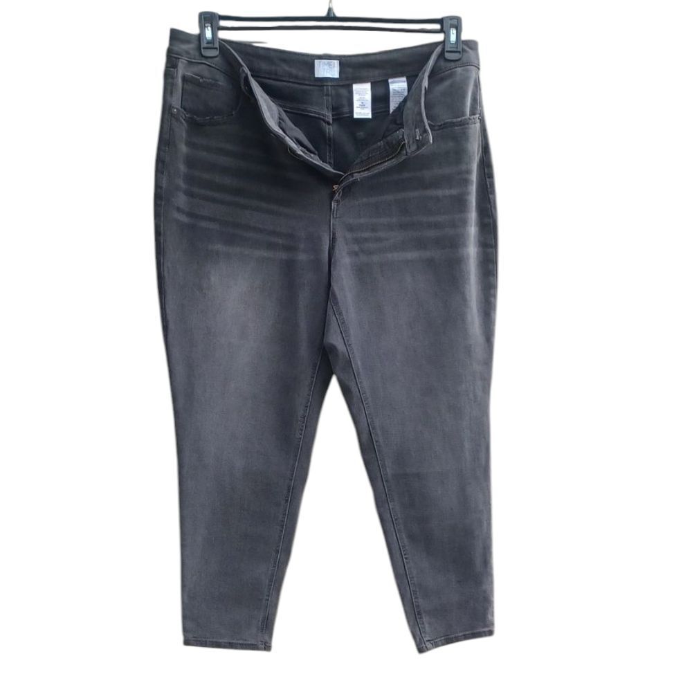 8162.....Time and Tru Skinny Jeans Size 17, 25" Inseam, 11" Rise, 36" Waist