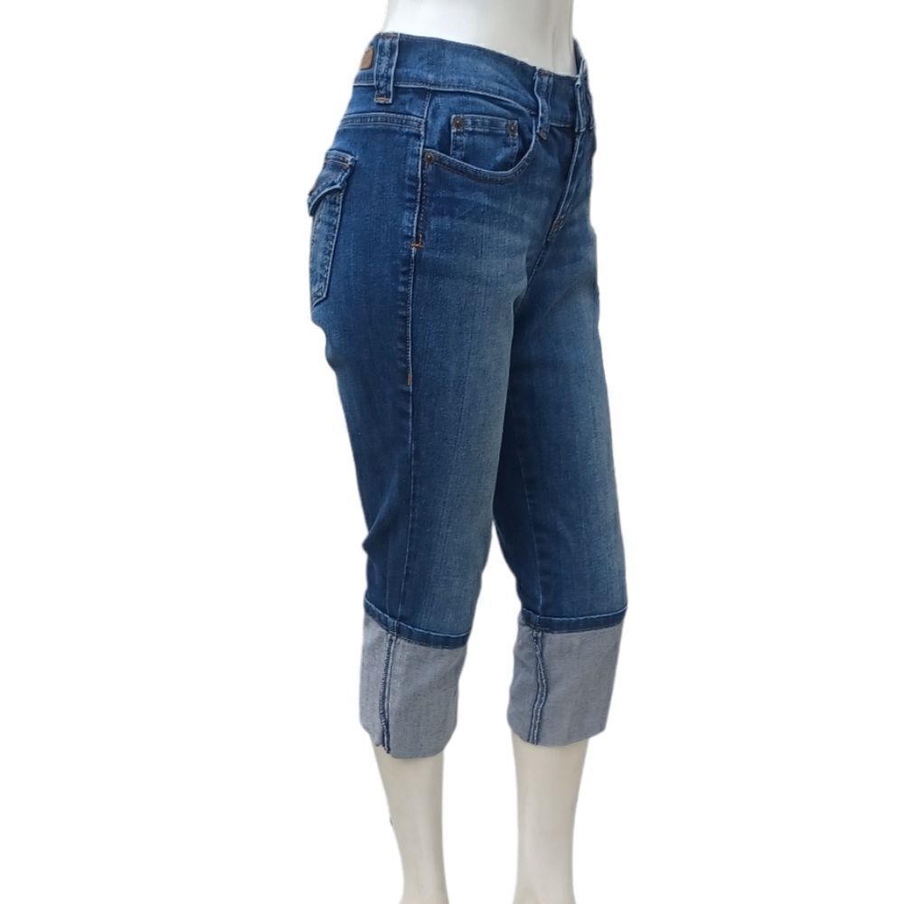 683012....DKNY Crop Jeans Size 2P, W25" 20"Inseam  8"Rise