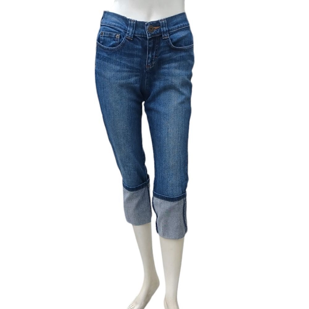 683012....DKNY Crop Jeans Size 2P, W25" 20"Inseam  8"Rise