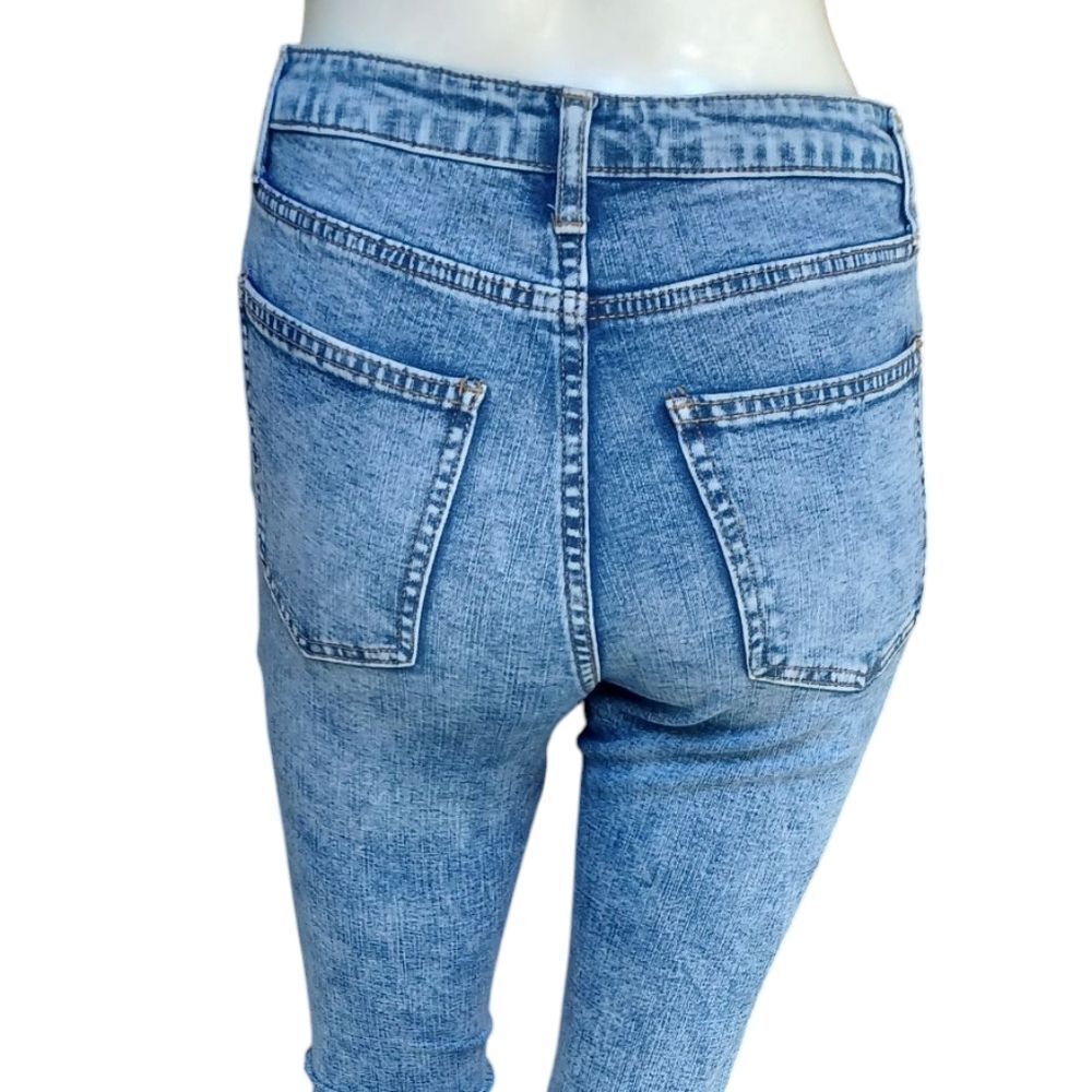 8168....LC Conrad High Rise Skinny Jeans W26" 25" Inseam, 8 1/2" Rise,