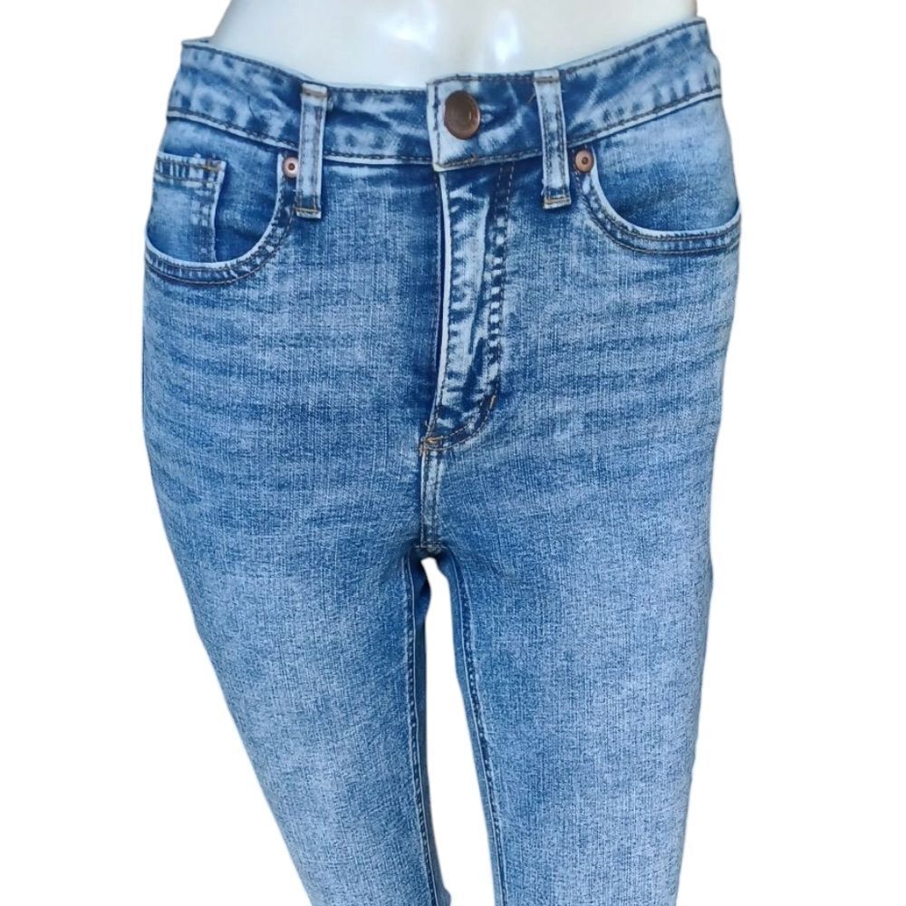8168....LC Conrad High Rise Skinny Jeans W26" 25" Inseam, 8 1/2" Rise,