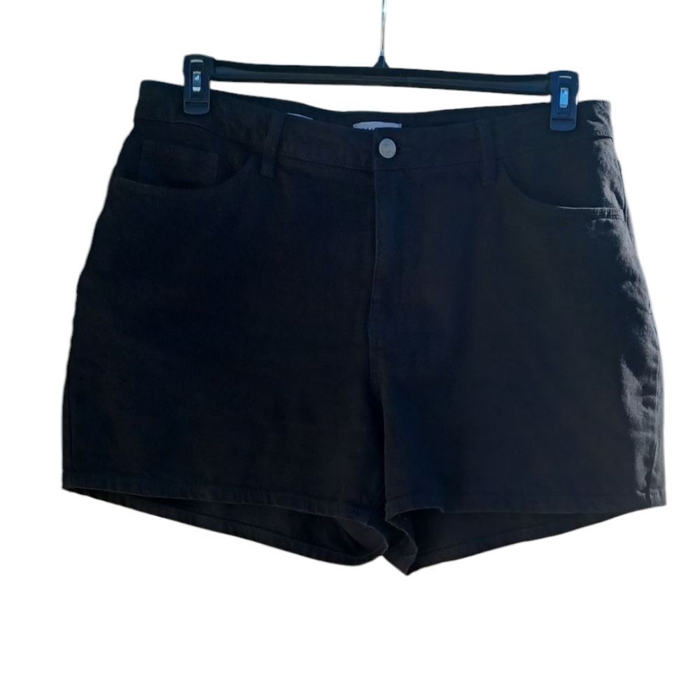 8161....AVA&VIV Black Jean Shorts Size 18, W38", 12 1/2" Rise, 4"Inseam