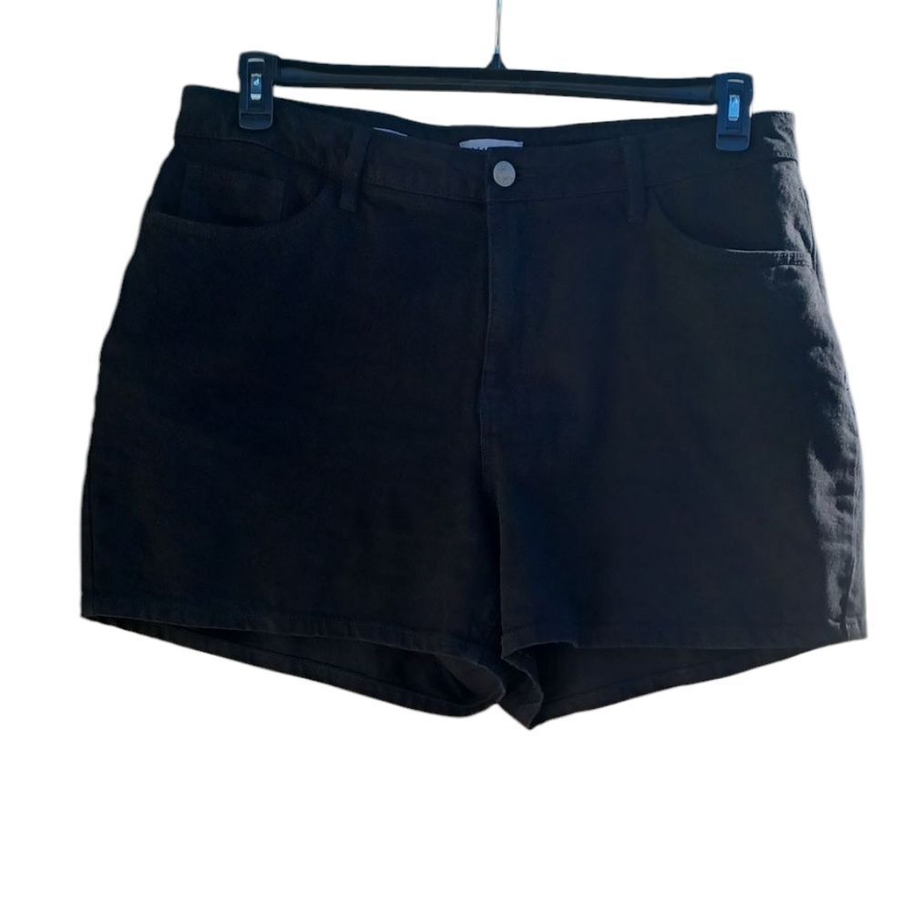 8161....AVA&VIV Black Jean Shorts Size 18, W38", 12 1/2" Rise, 4"Inseam