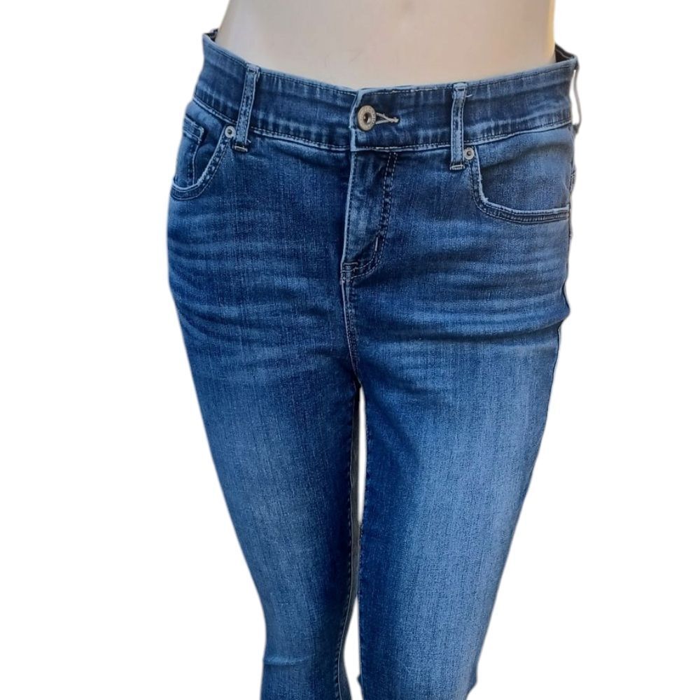 8158....Torrid Premium Skinny Jeans Size 16, W32", 27" Inseam, 10" Rise