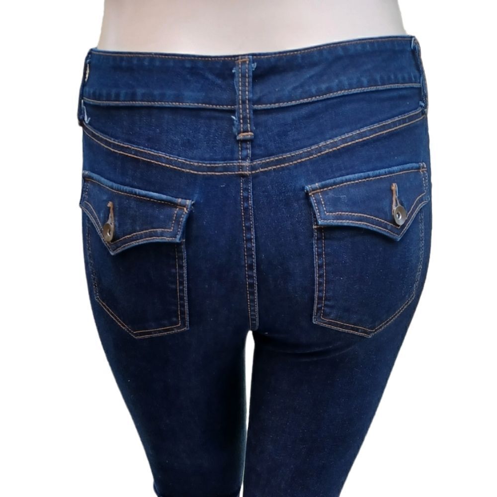 625120....St John's Bay Bootleg Jeans Size 8, W30" 29" Inseam 10"Rise