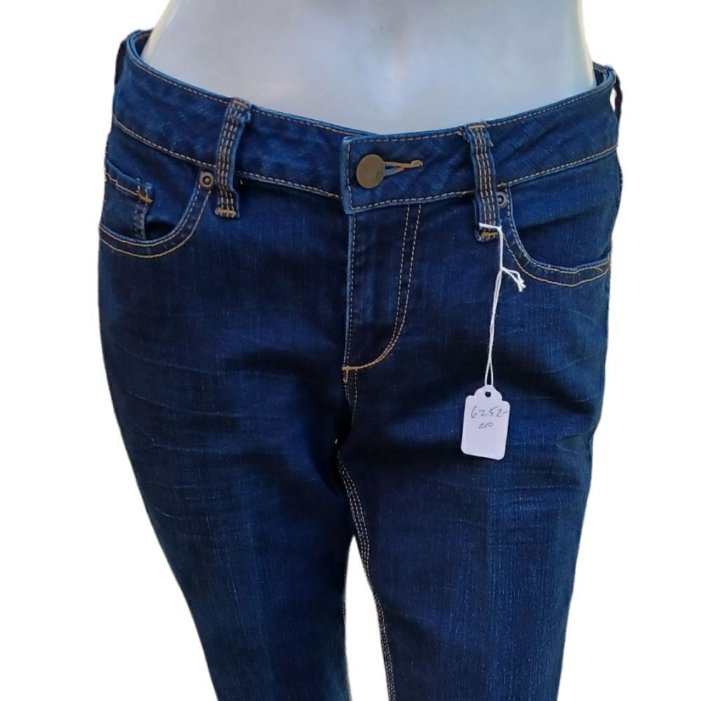 625220....NY&C Curvy Skinny Jeans Size 4