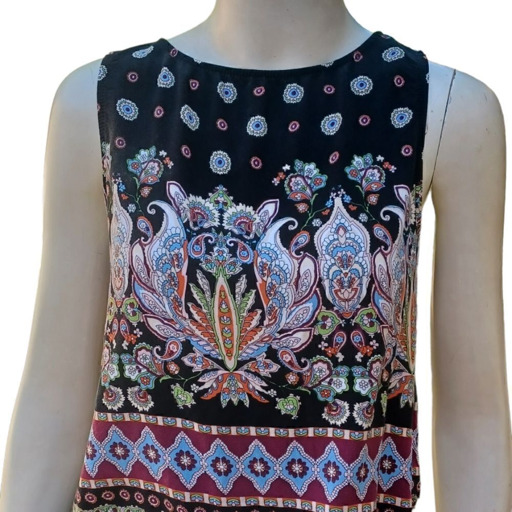 626133....I. Joah Sleeveless Paisley Top Size M