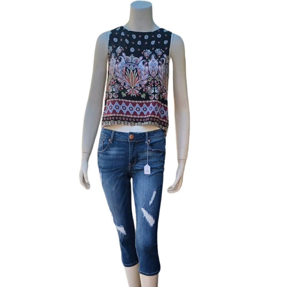 626133....I. Joah Sleeveless Paisley Top Size M