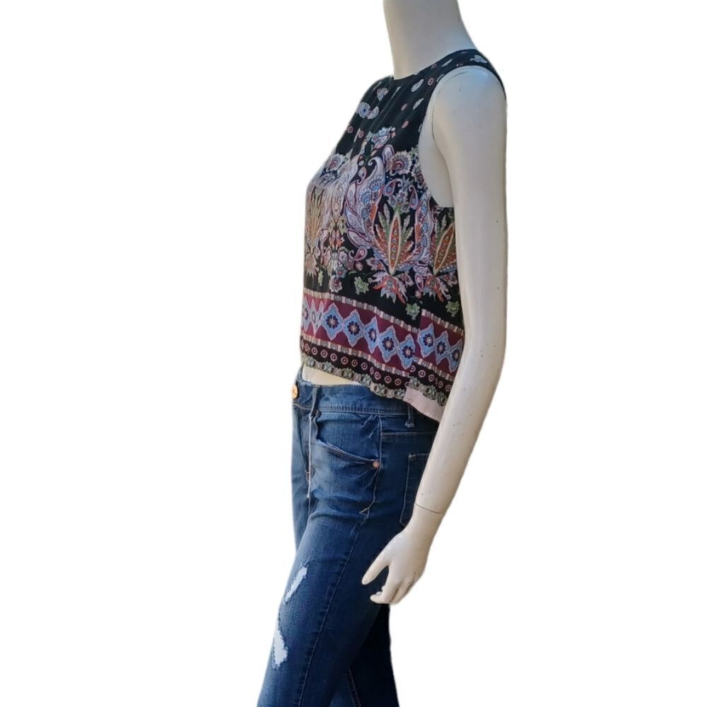 626133....I. Joah Sleeveless Paisley Top Size M