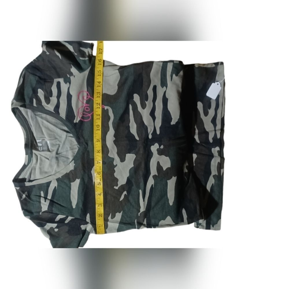 6260...EV1 Navy Green Camo Top Size S