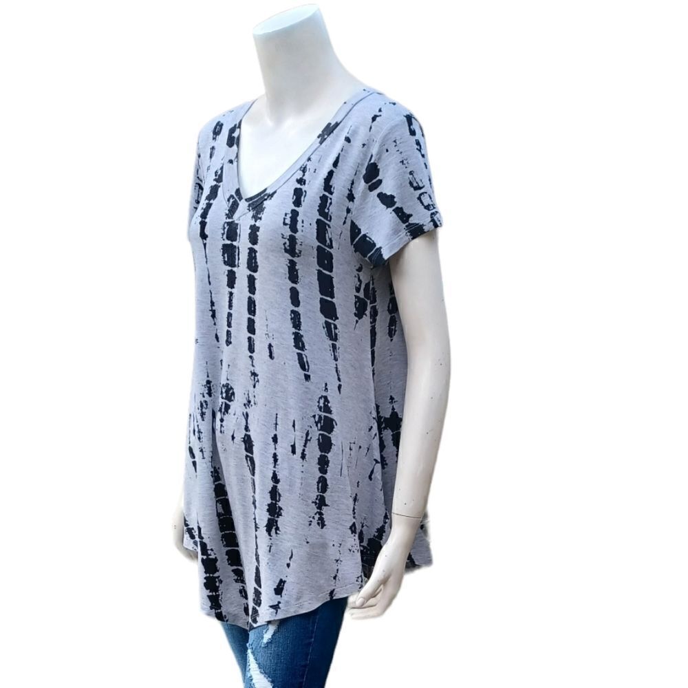 6264....B.L.E.U. Tunic Top Size Medium