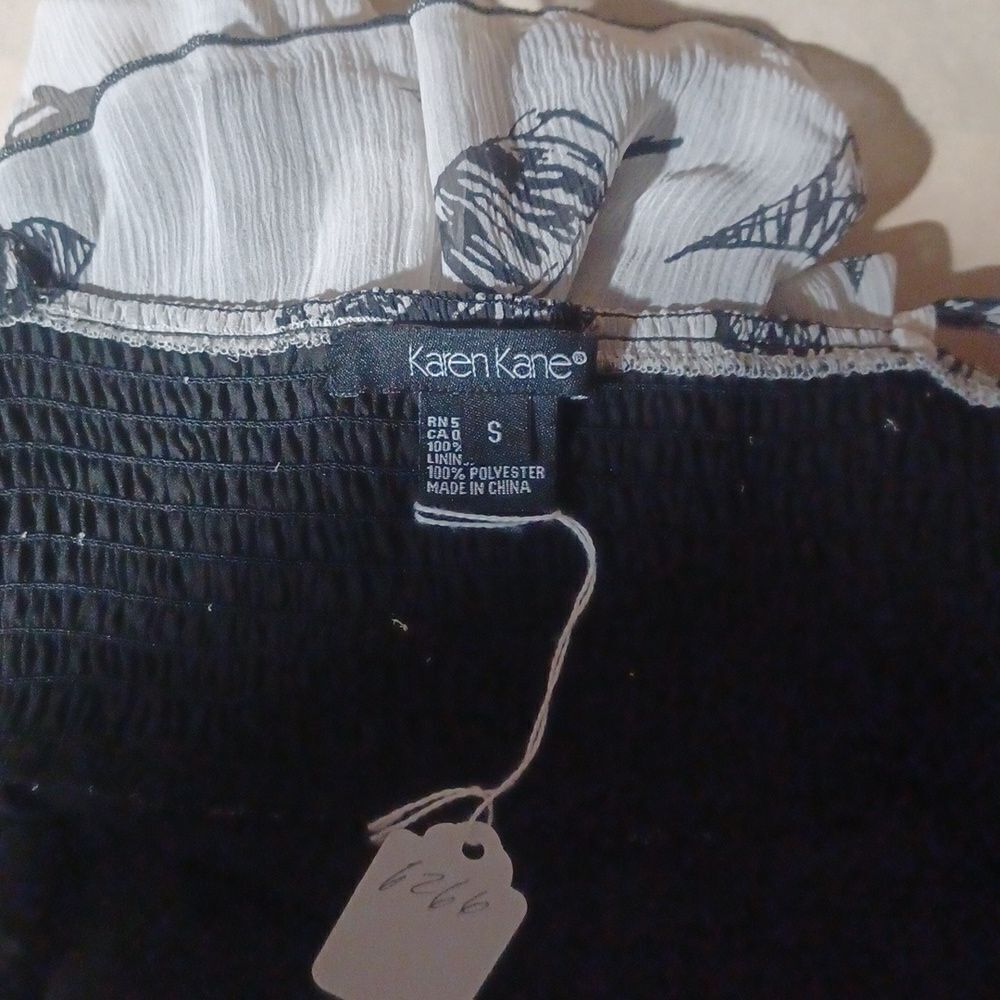 6266.....Karen Kane Babydoll Layered Top Size S